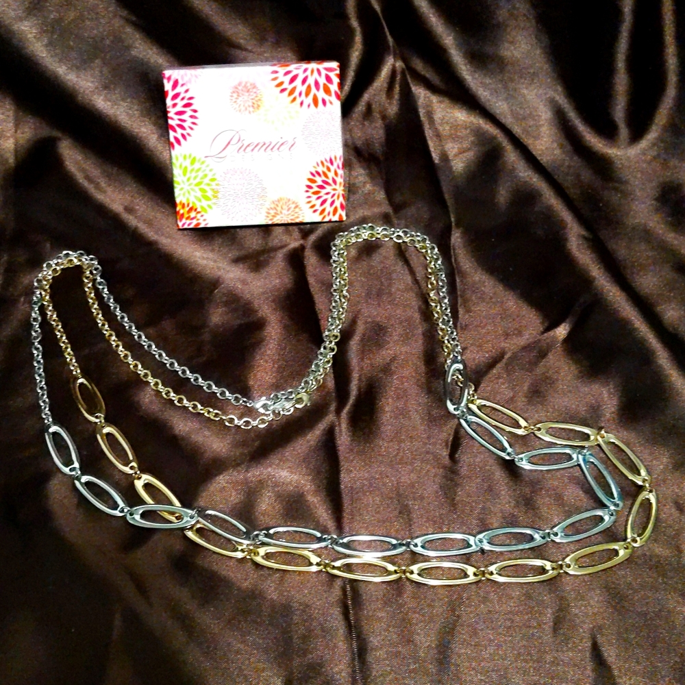 Premier design necklace